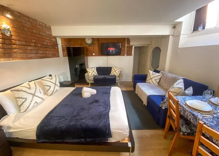 City Centre Beautiful & Cosy Studio